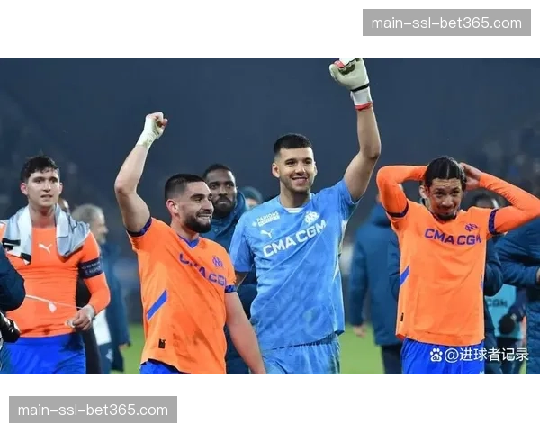 全场比赛结束：里昂3-2险胜昂热，上演进球大战